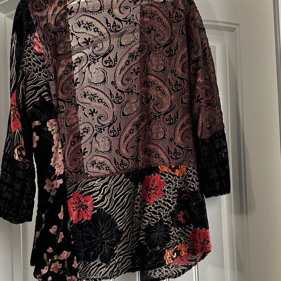 Multiples Paisley Kimono in Black and Cream - Picture 6 of 6